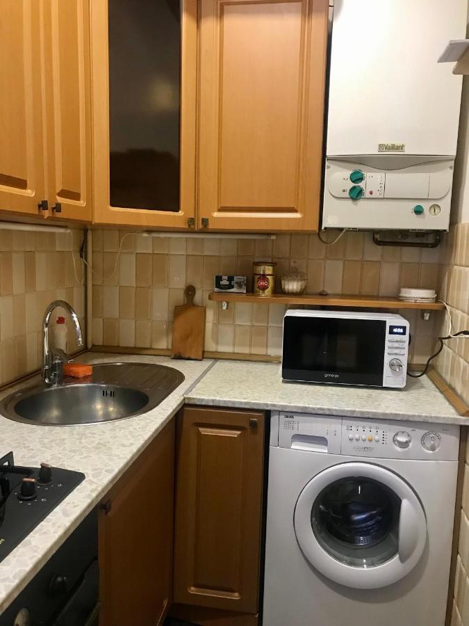 Family Apartment Near The University 切尔诺夫策 外观 照片